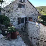 Dalmatinska Kuca Terace Nyaraló *
